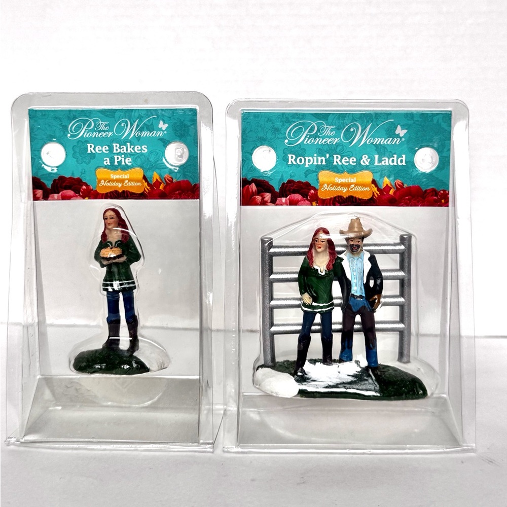 NEW Pioneer Woman 2 Figurines Ree Bakes a Pie, Ropin’ Ree & Ladd